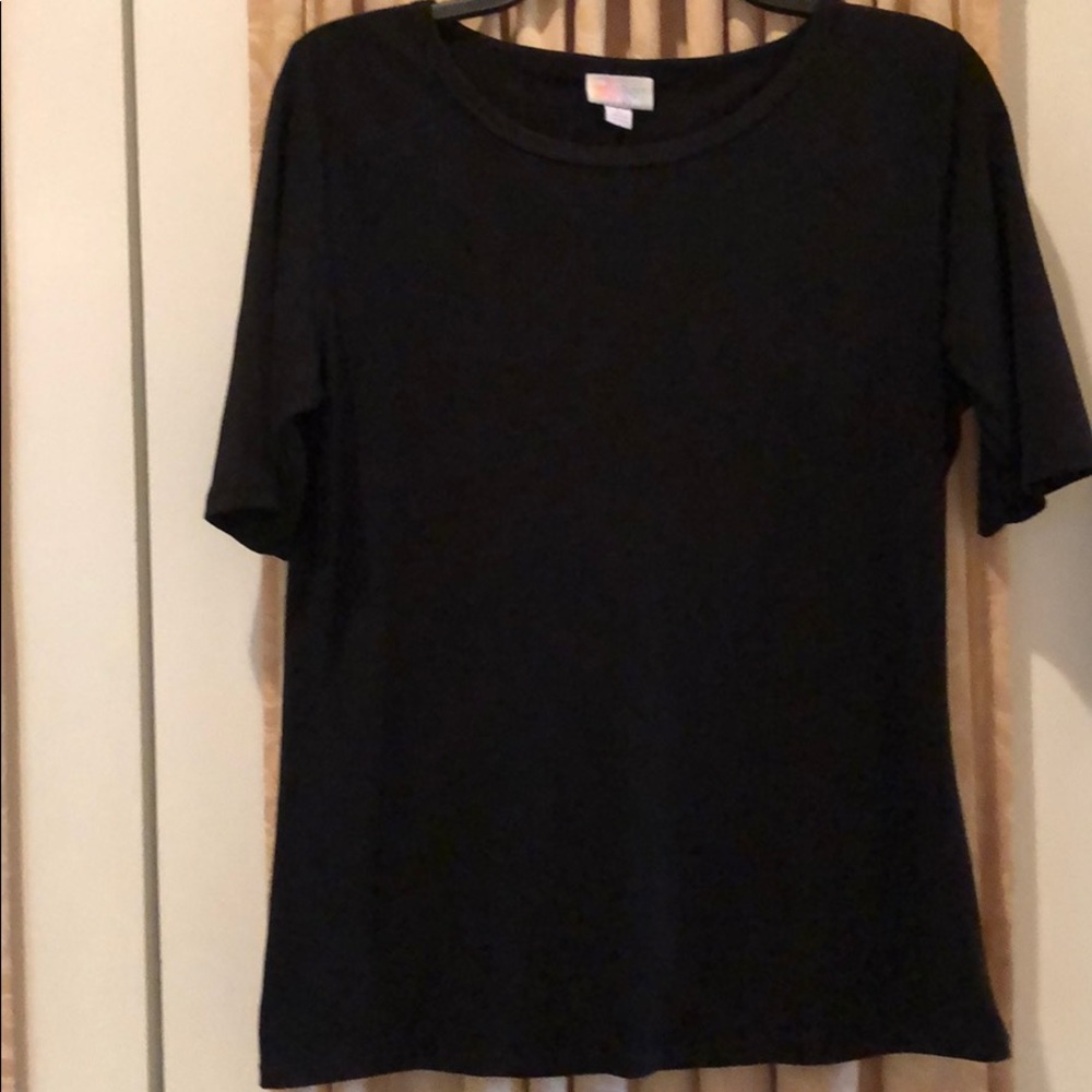 Gigi Lularoe black large top